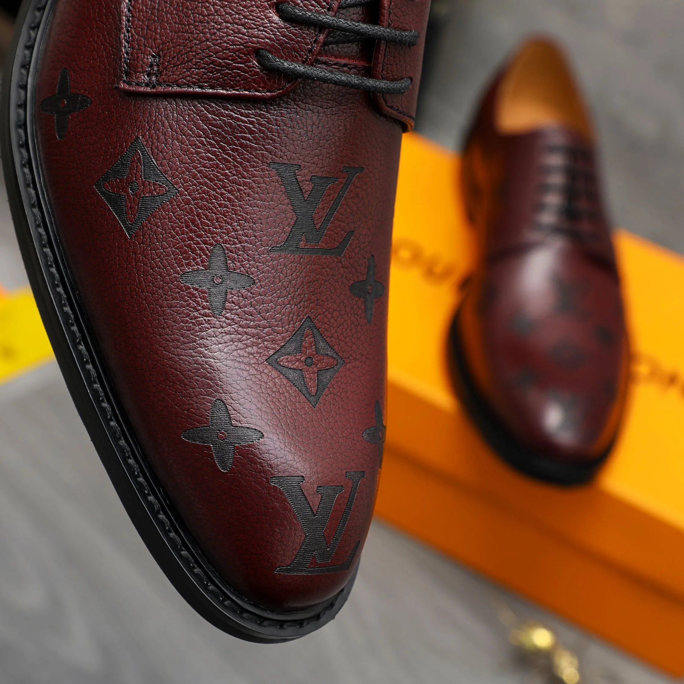 Men's shoes 💰p460 Product trademark: LV (Louis Vuitton) business lace-up formal leather shoes Regular size: 39-44 (38.45 custom-made, non-refundable) Product materials: Selected high-quality pebbled cowhide embossed upper, cowhide lining, original rubber outsole